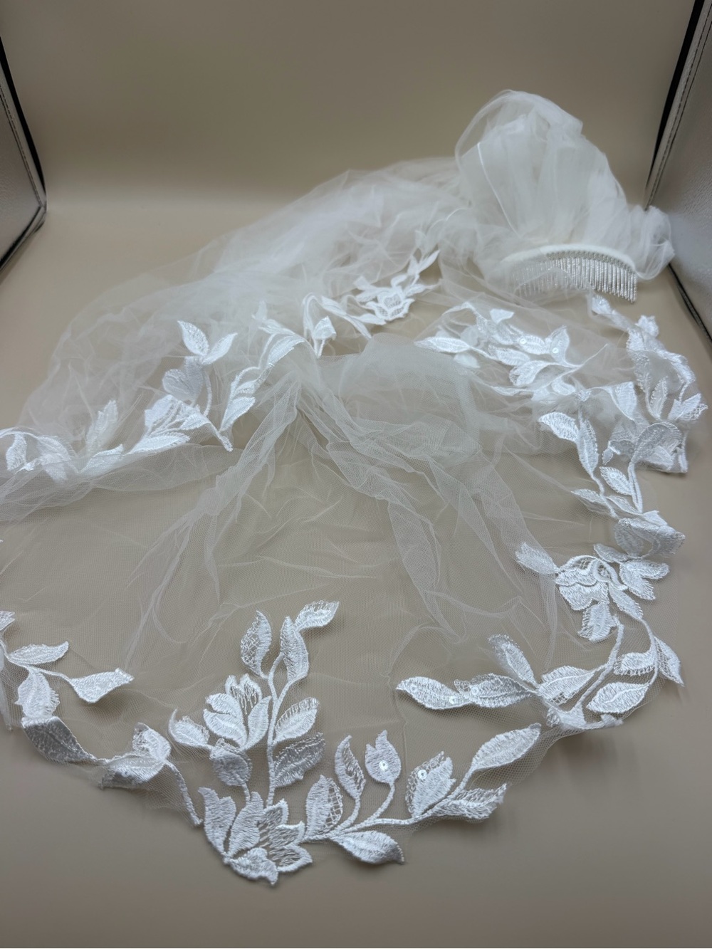 Giselle Bridal SP474 Ivory Floral Lace Wedding Veil NWT